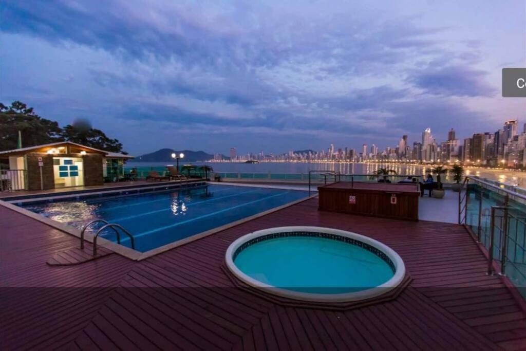 Piscina A Beira-Mar, Tranquilidade E Qualidade No Melhor De Bc Balneário Camboriú Eksteriør billede
